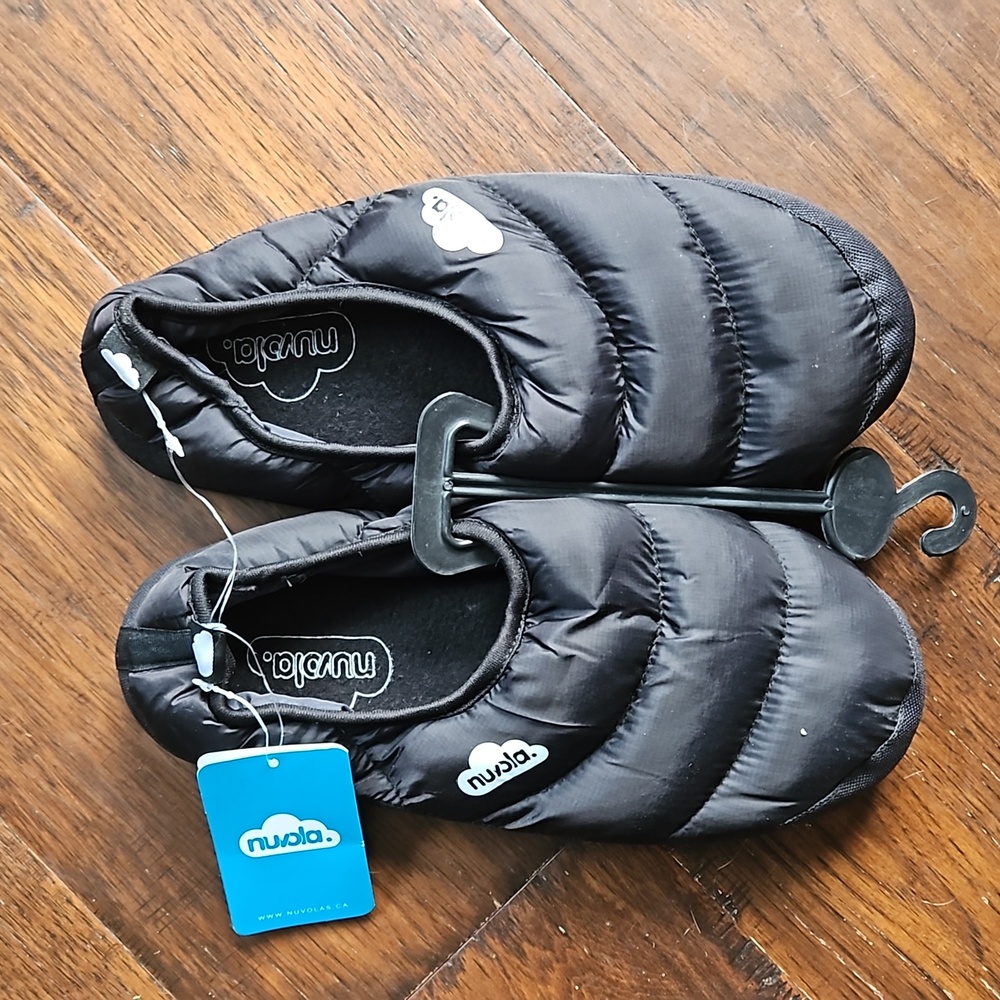 Sz 7 Nuvola cushion slippers. Sz 40-41 ladies 9, men's 7 NWT